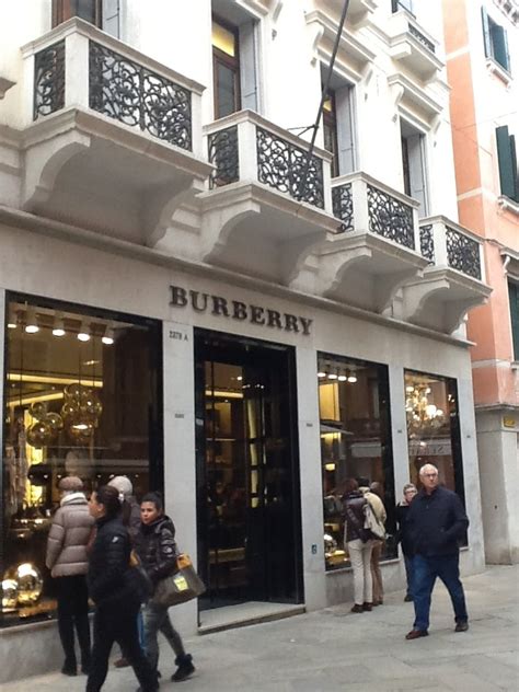 Burberry store milan